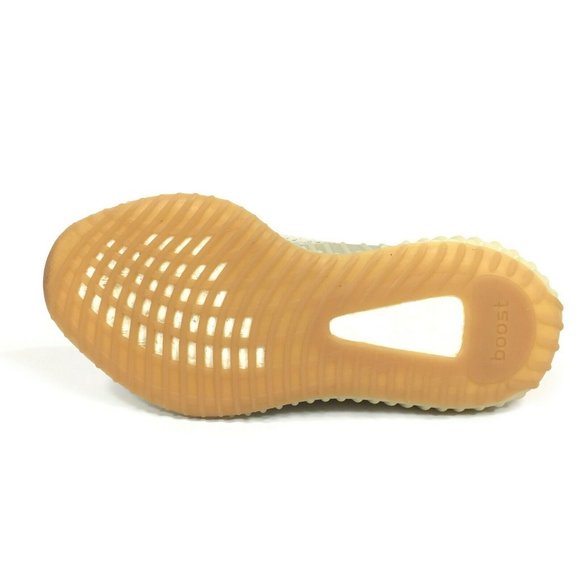 Athletic_Shoes